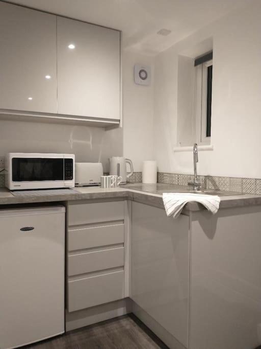 Cosy Garden Studio Room Minimum Two Night Booking Hove Buitenkant foto