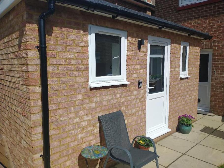 Cosy Garden Studio Room Minimum Two Night Booking Hove Buitenkant foto